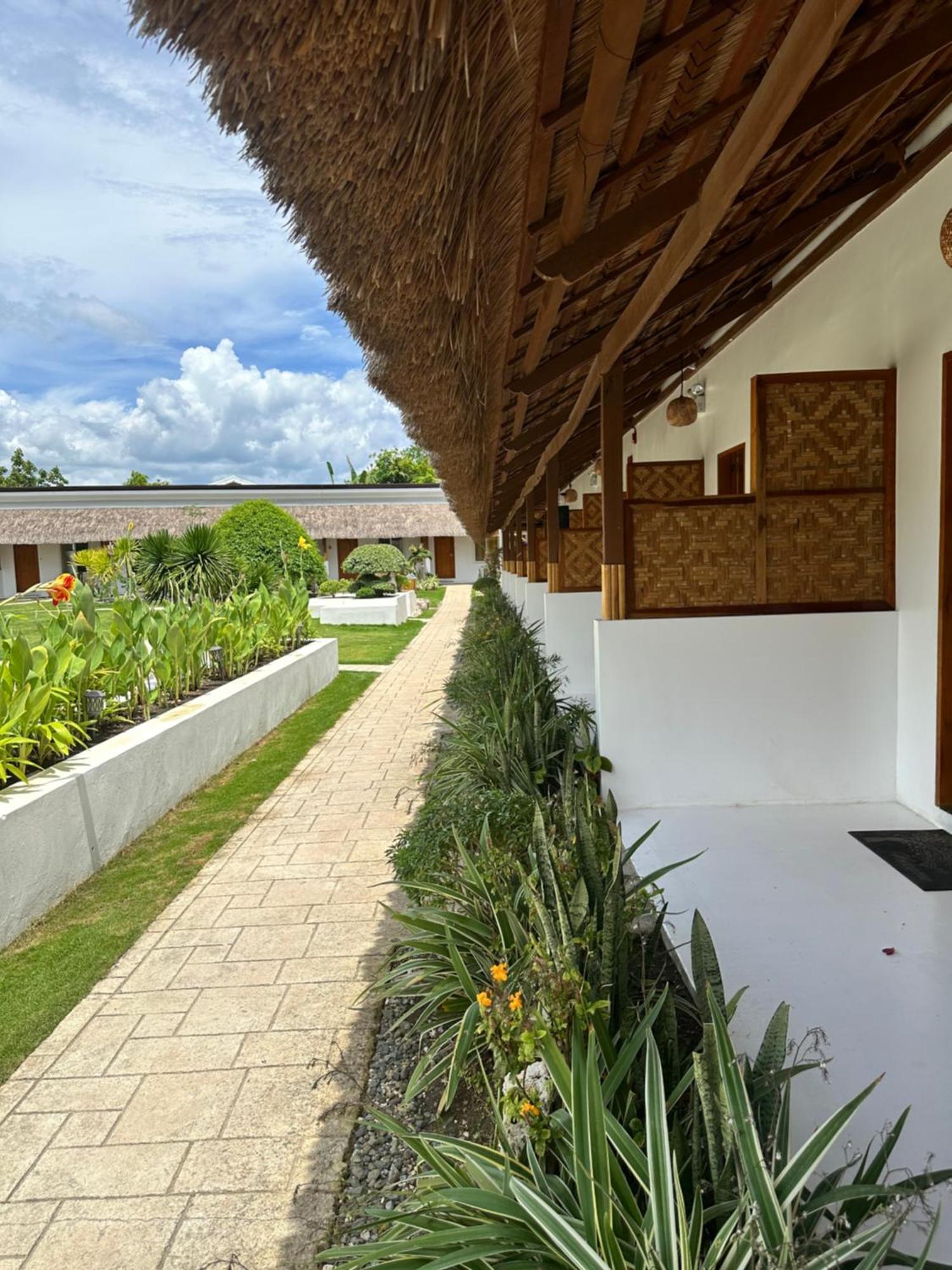 Treeshade Resort & Spa Moalboal Buitenkant foto