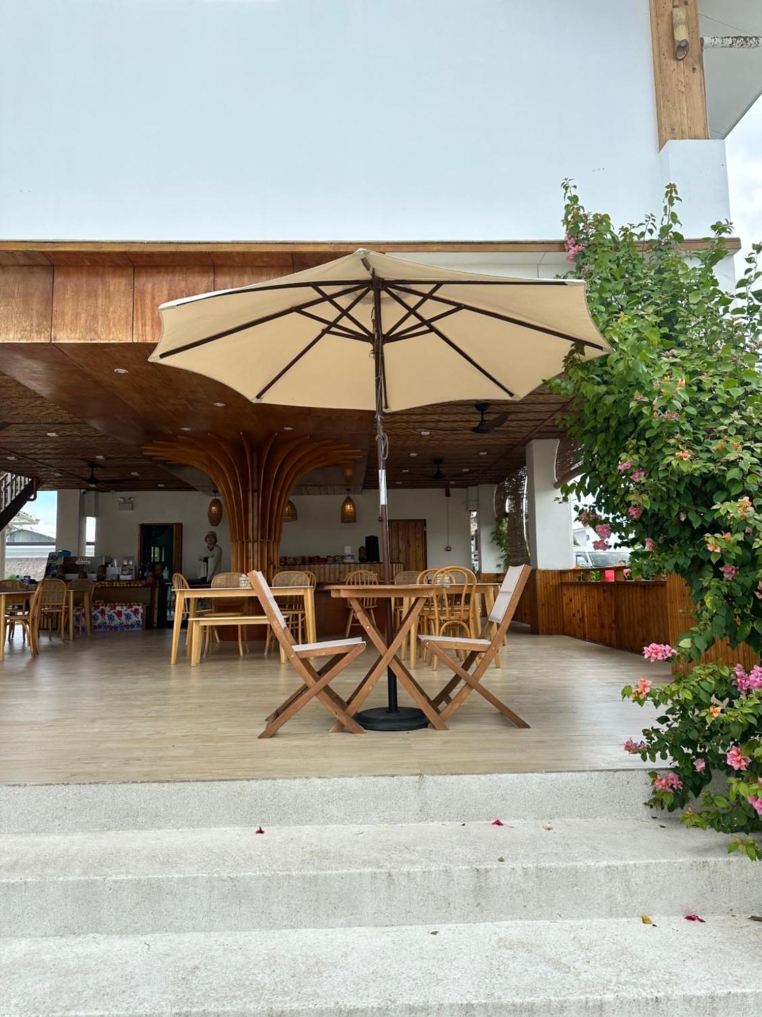 Treeshade Resort & Spa Moalboal Buitenkant foto